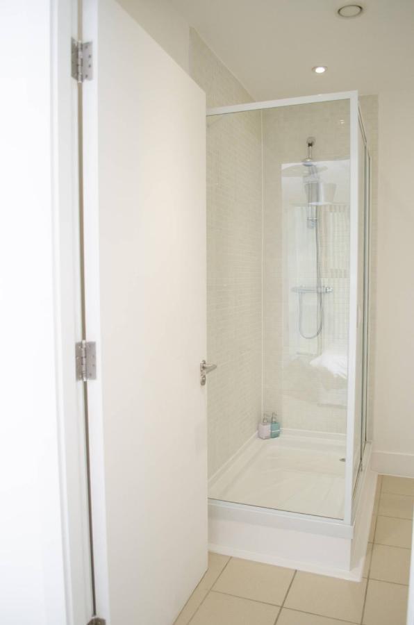 Serviced Apartment In Liverpool City Centre - Free Parking - Balcony - By Happy Days Dış mekan fotoğraf