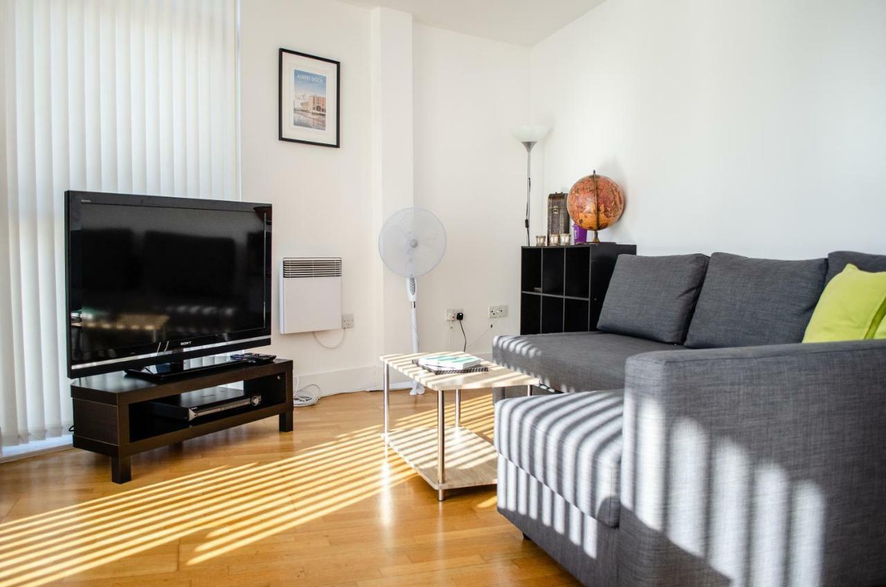 Serviced Apartment In Liverpool City Centre - Free Parking - Balcony - By Happy Days Dış mekan fotoğraf