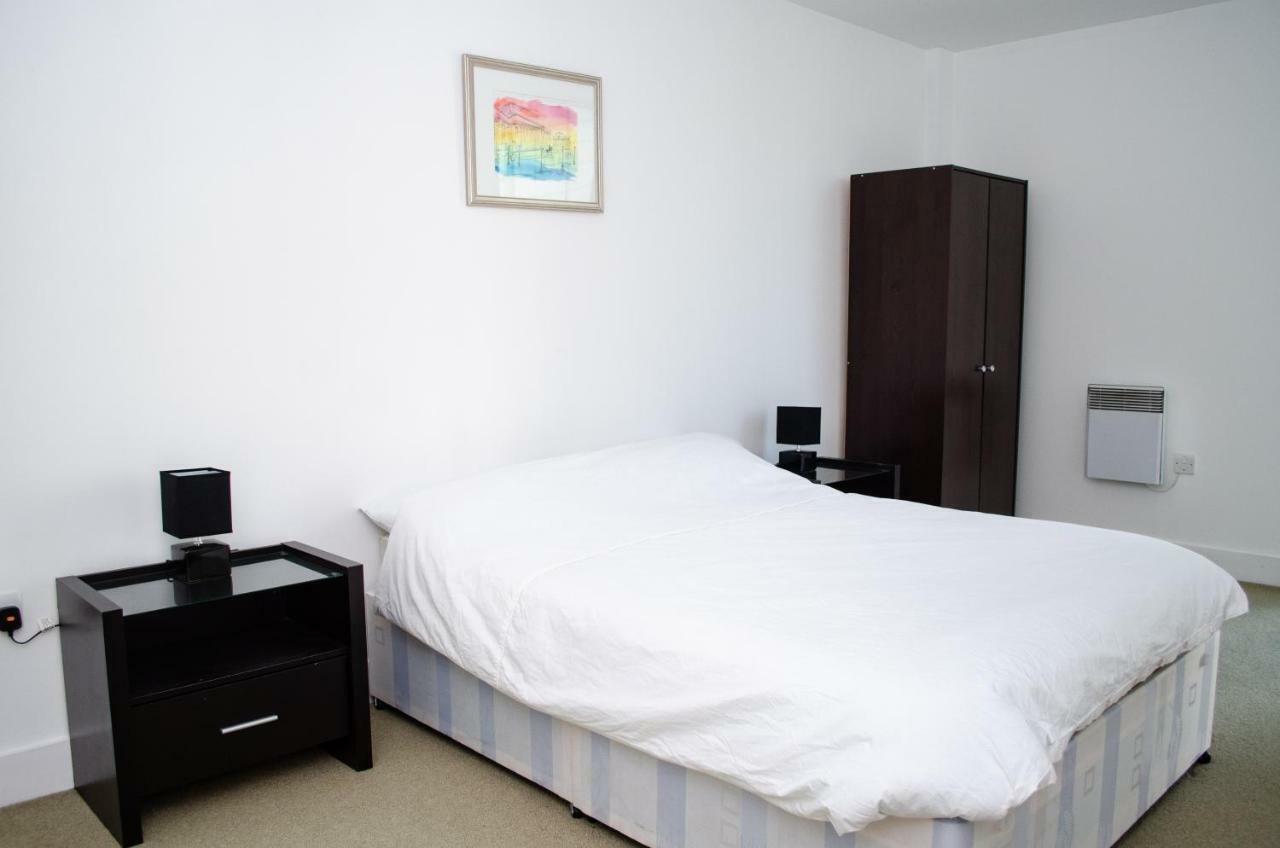 Serviced Apartment In Liverpool City Centre - Free Parking - Balcony - By Happy Days Dış mekan fotoğraf